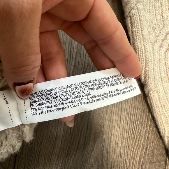 Massimo Dutti Turtlenecks Sweater. - Picture 4 of 5